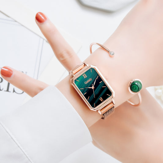 Reloj Cuadrado Coreano para Mujer con Malla Verde - Diseño Minimalista y Elegante - Image 2