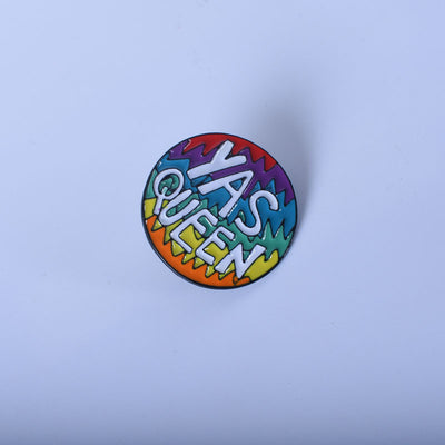 Pelota Decorativa Ondulada Multicolor con Letras en Inglés - Image 6