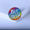 Pelota Decorativa Ondulada Multicolor con Letras en Inglés