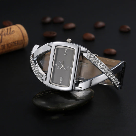 Reloj de Pulsera con Cruz Personalizado para Hombre con Números Romanos - Image 3