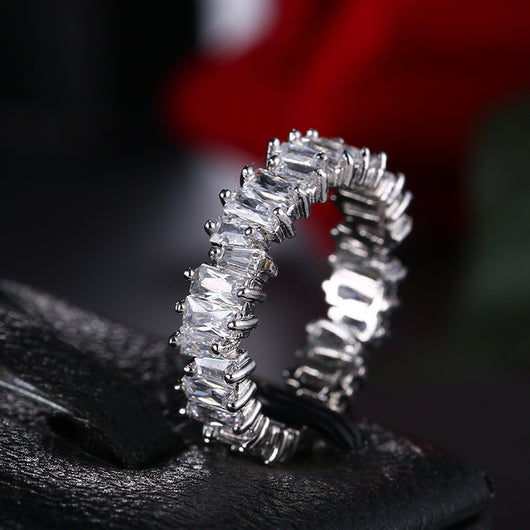 Anillo de Circonita Elegante para Mujer - Joyería Minimalista y Sofisticada - Image 3