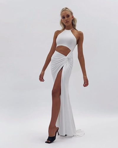 Falda Larga Elegante con Escote Halter y Detalles de Encaje