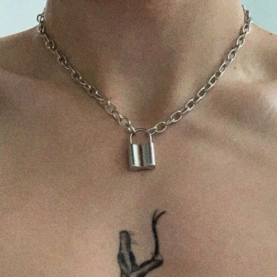 Cadena de Clavícula en Aleación Metálica Minimalista - Image 9
