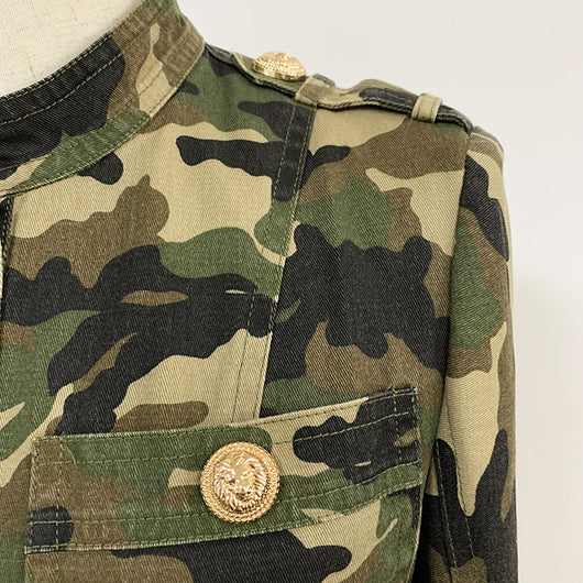 Camisa Vestido Militar con Cadena de Botones Dorados y Cuello Epolet - Image 4