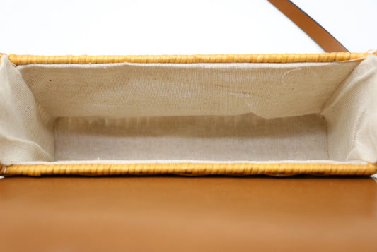 Bolsa Tejida Diagonal para Mujer - Diseño Literario y Fresco - Image 2