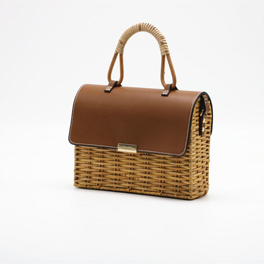 Bolsa Tejida Diagonal para Mujer - Diseño Literario y Fresco - Image 4