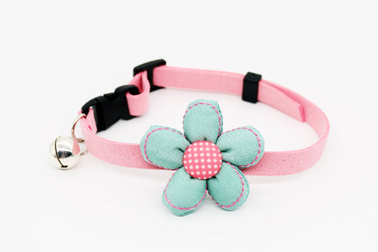 Collar para Gato y Perro Pequeño con Flores Frescas y Campanilla - Image 4