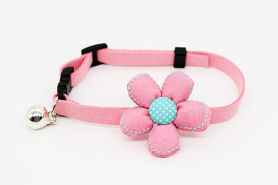 Collar para Gato y Perro Pequeño con Flores Frescas y Campanilla - Image 3