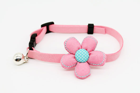 Collar para Gato y Perro Pequeño con Flores Frescas y Campanilla - Image 3