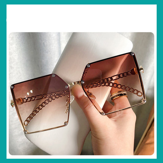 Gafas de Sol Cuadradas Grandes sin Marco para Mujer - Estilo Trendy con Cadena Metálica - Image 3