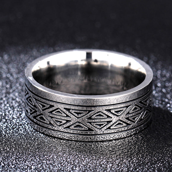Anillo Triangular de Titanio 8mm para Hombre y Mujer - Acero Inoxidable