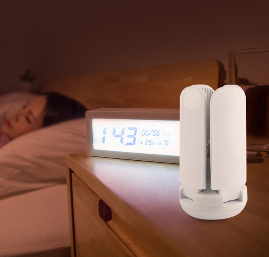 Lámpara LED Inteligente Bluetooth con Forma de Trébol - Luz Colorida con Control Remoto y Sonido - Image 3