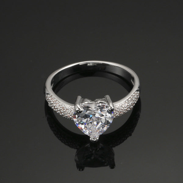 Anillo de Corazón Circonia Blanca Chapado en Oro Blanco