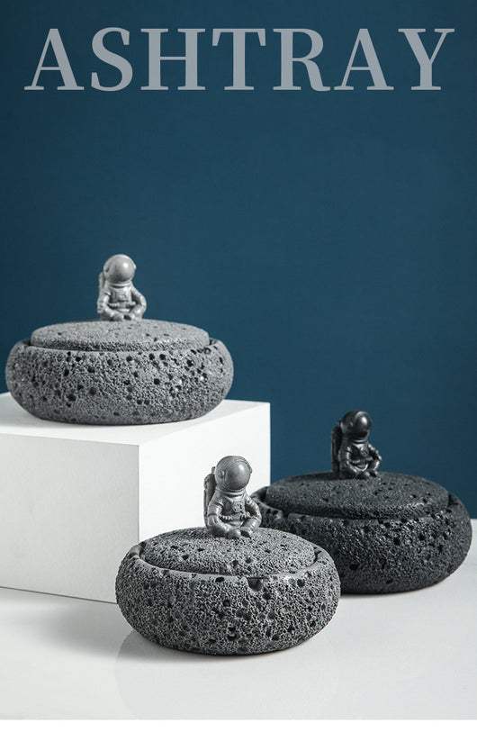 Cenicero de Cemento Astronauta Ins con Tapa Antisalpicaduras - Image 9