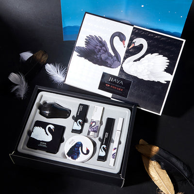 Set de Maquillaje Cisne Blanco y Negro - Kit Completo 7 Piezas con BB Cream, Polvo y Labial - Image 4