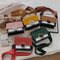 Bolso Bandolera Cuadrado Compacto - Estilo Moderno y Funcional