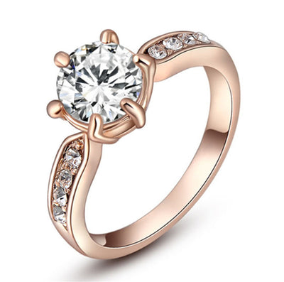 Anillo de Diamante Oro Rosado con Seis Garras - Alianza de Boda Clásica - Image 3