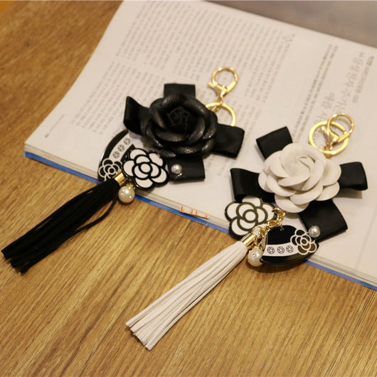 Llavero de Cuero PU Estilo Coreano con Dije Flor de Camelia - Image 2