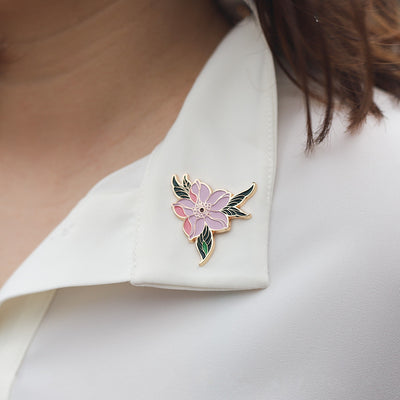 Broche Flor de Cerezo Esmaltado Elegante - Accesorio Minimalista de Estilo Nacional - Image 11