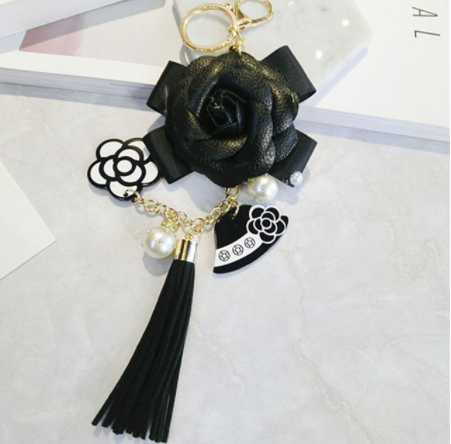 Llavero de Cuero PU Estilo Coreano con Dije Flor de Camelia - Image 4