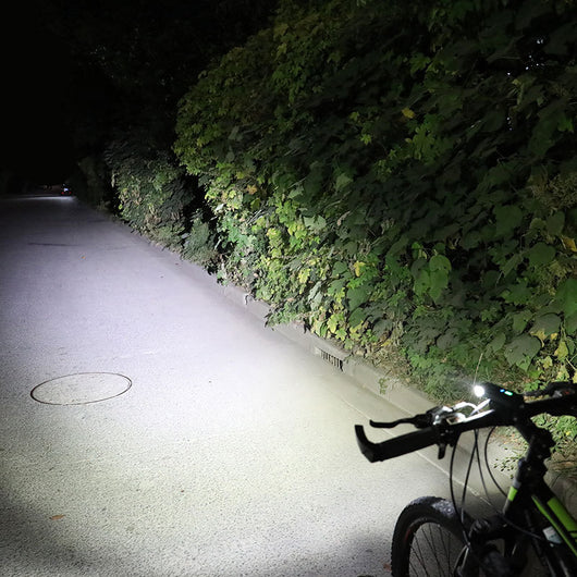 Luz Delantera para Bicicleta con Sensor Automático - Image 7