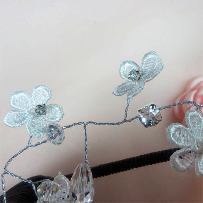 Peineta Nupcial de Encaje Hecho a Mano - Accesorio Elegante para Novia - Image 11