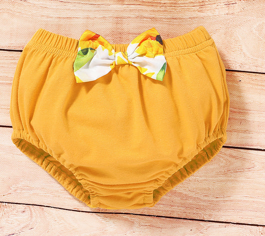 Conjunto de Tres Piezas para Bebé: Blusa y Shorts Estampado Girasol - Image 6