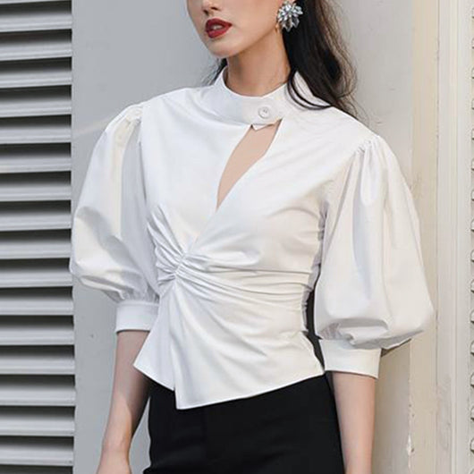 Blusa Blanca con Mangas Farol Asimétrica - Versátil para Cualquier Ocasión - Image 4