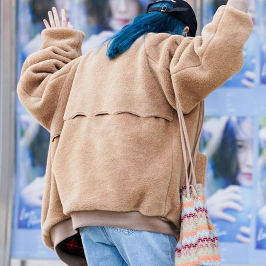 Abrigo de Lana de Cordero Marrón Cálido y Suelto - Estilo Moderno - Image 4