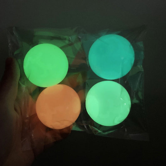 Pelotas Adhesivas Fluorescentes que Brillan en la Oscuridad - Image 2