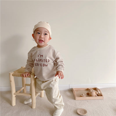 Conjunto Infantil Coreano Primavera - Playera a Rayas con Parches y Pantalón Casual - Image 12