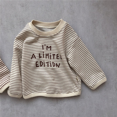 Conjunto Infantil Coreano Primavera - Playera a Rayas con Parches y Pantalón Casual - Image 7
