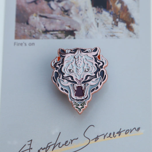 Broche Diseño Tigre Blanco en Metal Plateado - Image 6