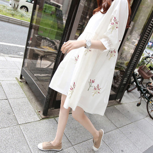 Vestido de Maternidad y Lactancia en Algodón y Lino con Bordado Coreano - Image 4