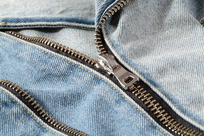 Chaqueta Denim Azul Retro Slim Fit con Detalles Rotos - Image 3