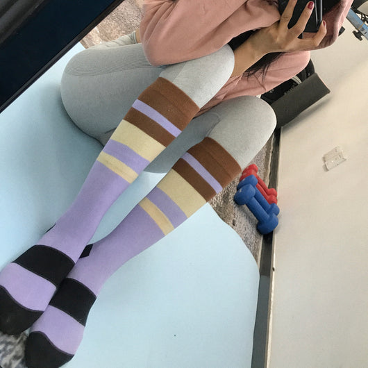 Calcetines Deportivos Largos para Yoga, Cheerleading y Running - Image 17