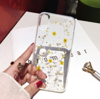 Funda para celular con flores secas en resina epoxi - Image 6