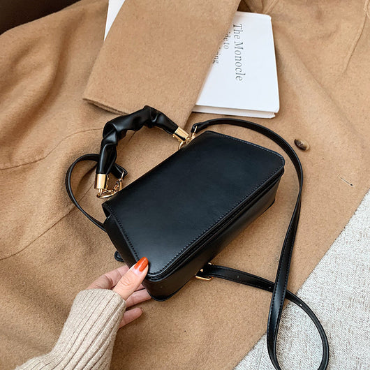Bolsa Mensajera Cuadrada Pequeña para Mujer - Estilo Texturizado Elegante - Image 4