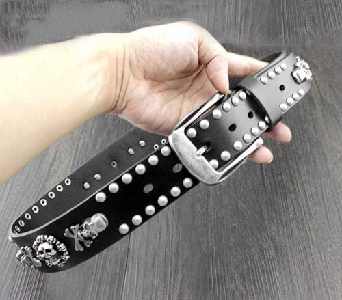 Cinturón de Cuero Genuino con Remaches y Calavera Personalizada - Image 4