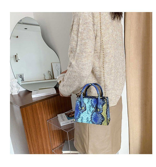 Bolso Bandolera Mini con Estampado de Serpiente - Image 12