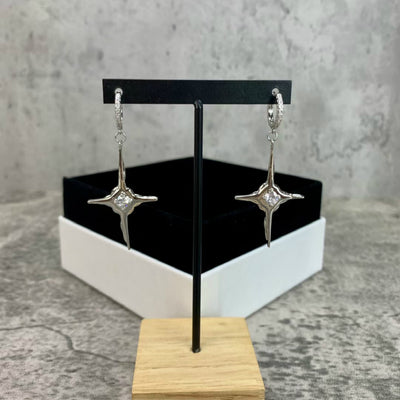 Aretes Diamante Estrella de Cuatro Puntas para Mujer - Image 2