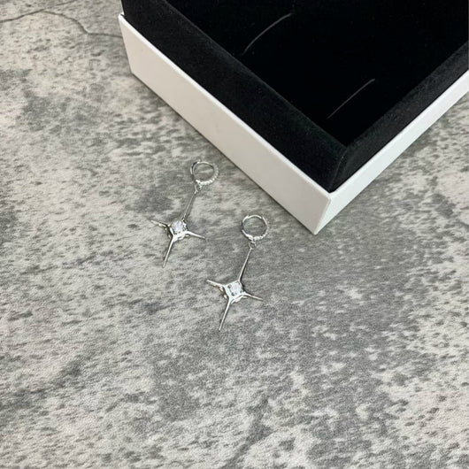Aretes Diamante Estrella de Cuatro Puntas para Mujer - Image 5