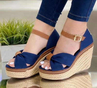 Sandalias Cuña con Hebilla y Suela Dentada para Mujer