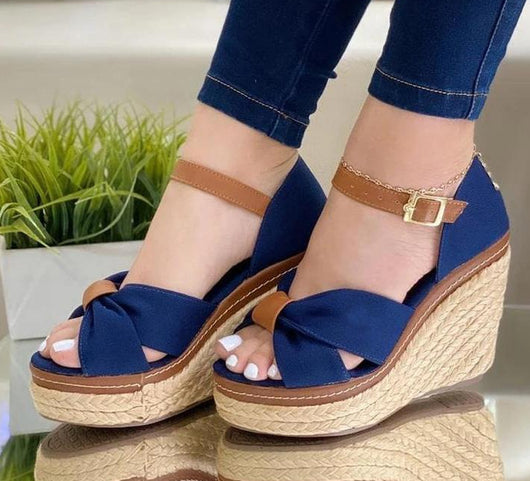Sandalias Cuña con Hebilla y Suela Dentada para Mujer - Image 2
