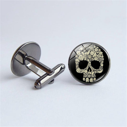 Gemelos Calavera Plateados en Aleación de Metal - Elegancia Atrevida para Hombre - Image 3
