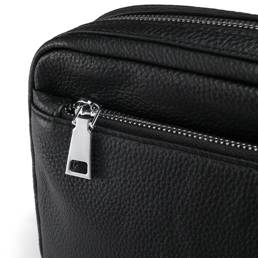 Bolsa Cruzada de Cuero para Hombre con Diseño Asimétrico - Image 7