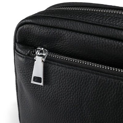 Bolsa Cruzada de Cuero para Hombre con Diseño Asimétrico - Image 2