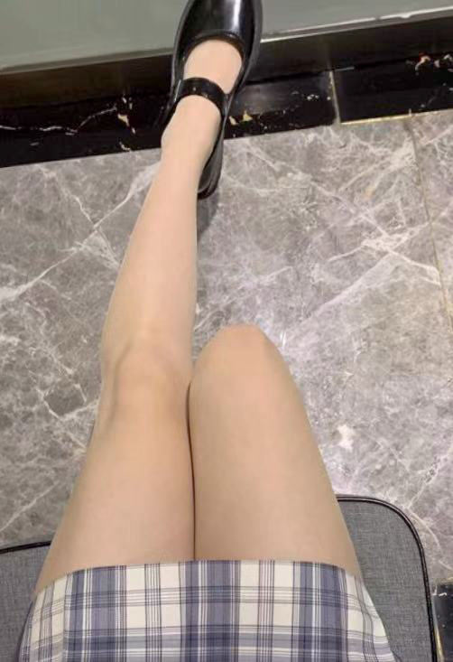 Medias de Seda Negra Efecto Piernas Desnudas - Image 19
