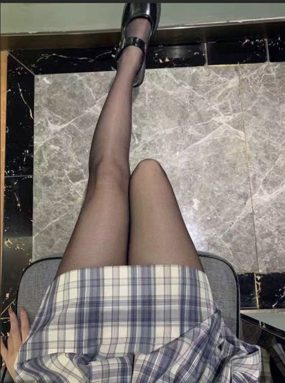 Medias de Seda Negra Efecto Piernas Desnudas