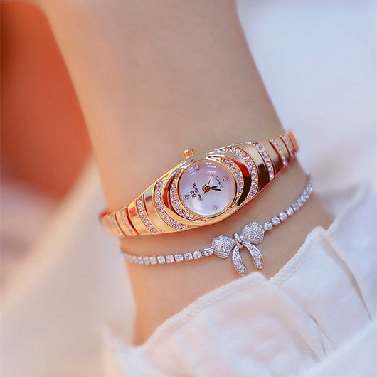 Reloj de Pulsera Dorado con Diamantes para Mujer - Elegancia y Lujo - Image 2